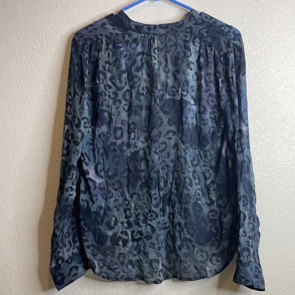 Cloth & Stone Anthro leopard button down top - Picture 4 of 4
